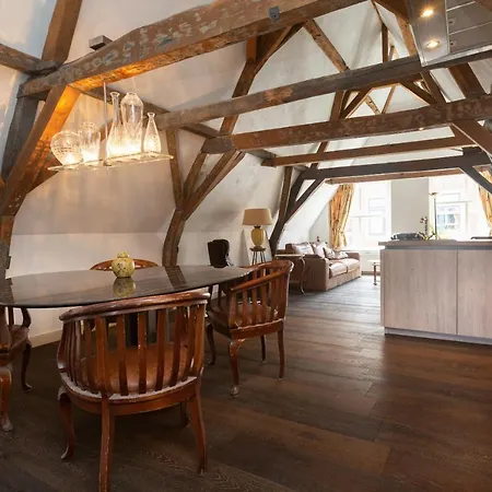 The Loft 300 - R Q C Apartment