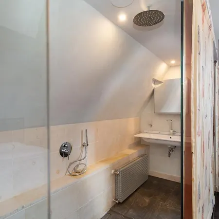 The Loft 300 - R Q C La Haye