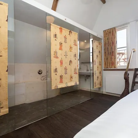 Apartment The Loft 300 - R Q C The Hague