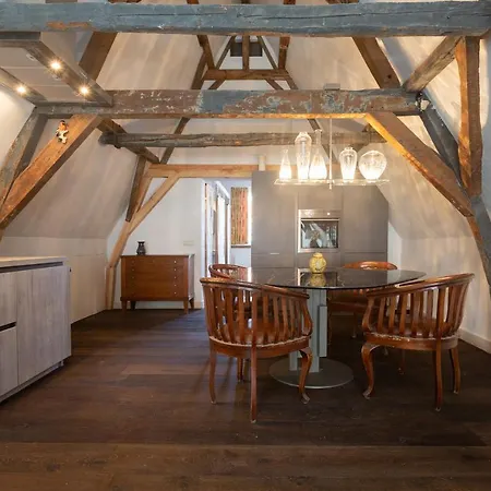 The Loft 300 - R Q C *