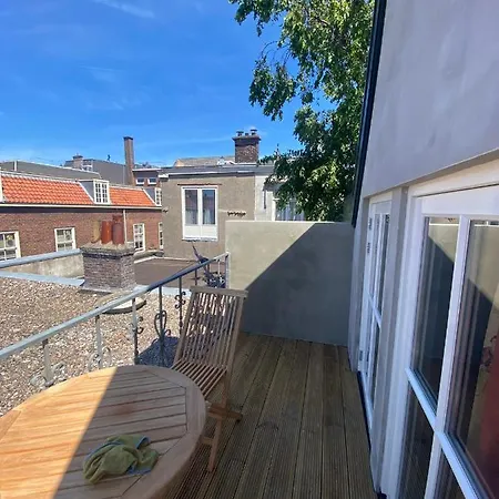 The Loft 300 - R Q C *