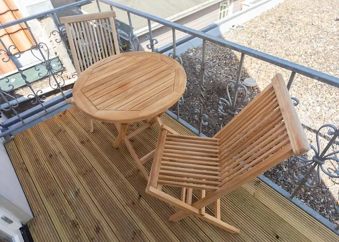 The Loft 300 - R Q C Haga