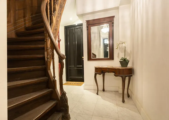 The Loft 300 - R Q C