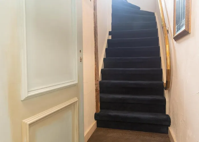 The Loft 300 - R Q C Haia