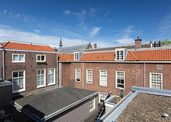 The Loft 300 - R Q C *